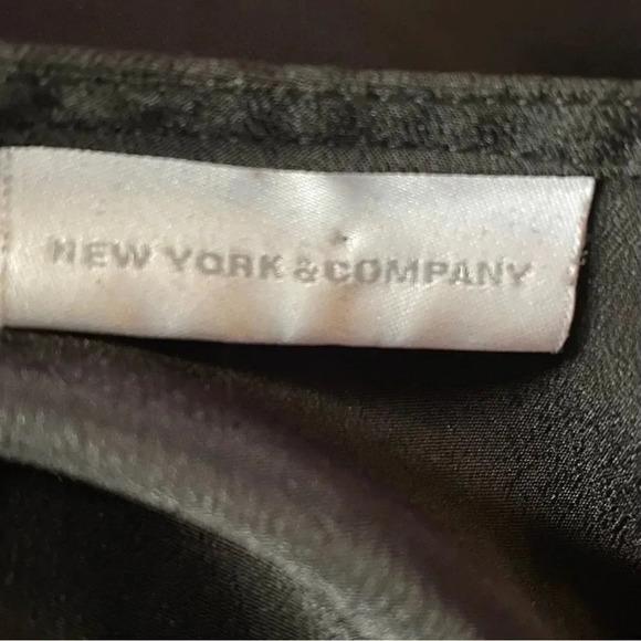 NEW York & Company L Large Top Shirt Black Solid Cap Sleeve V Neck Casual P21 - Picture 5 of 8